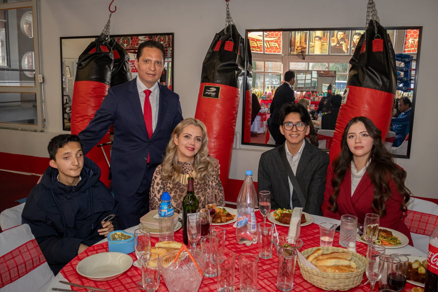 La empresa deportiva Fire Sports reconoce a sus trabajadores